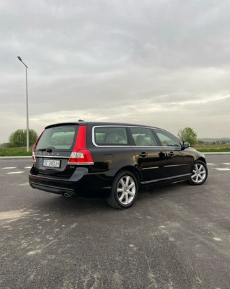 Volvo V70 cena 56500 przebieg: 157800, rok produkcji 2015 z Rzeszów małe 562